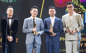 Đỗ Thị Hà, Tiểu Vy, Lương Thùy Linh cùng dàn Á hậu đọ sắc trong vai trò nghệ sĩ trao giải Ngôi Sao Xanh 2020