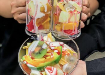 Thưởng thức món ăn vặt giá bình dân ở TP.HCM