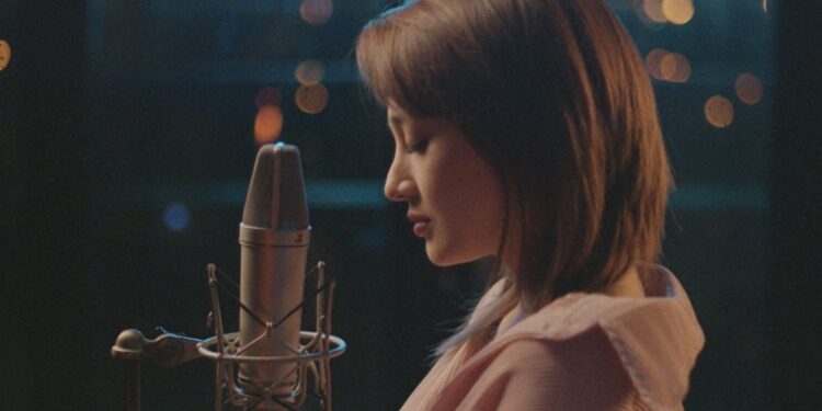 Bảo Anh: Giãn cách tại nhà cũng không ngăn được đam mê ca hát với Moodshow