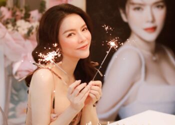 Lý Nhã Kỳ khoe vẻ ngọt ngào trong bộ ảnh đón tuổi mới