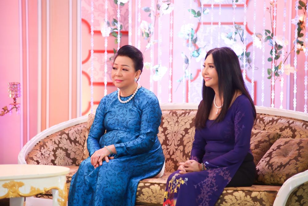 Danh ca Họa Mi: Đi bán kem, mở tiệm bánh mì nuôi 3 con tại Pháp