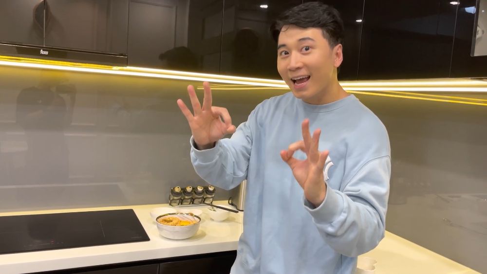 KARIK THÁCH NINH DƯƠNG LAN NGỌC VỪA PLANK VỪA HÁT BOLERO