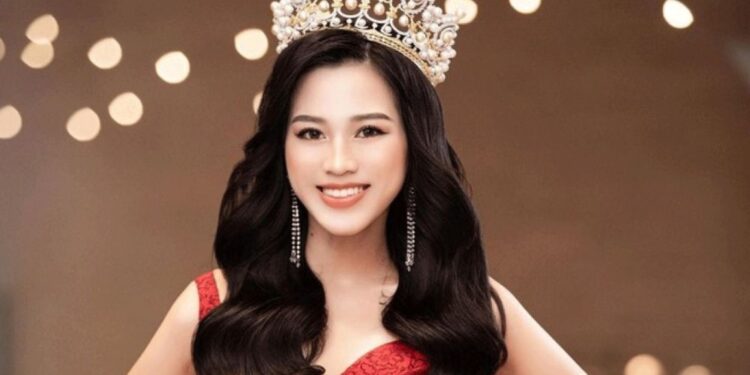 Mãn nhãn trước 5 thiết kế đầm dạ hội của Hoa hậu Đỗ Thị Hà tại Chung kết Miss World 2021