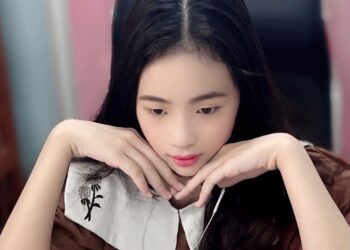 Mẫu nhí Bảo Hà- “Con nhà người ta” tỏa sáng trên cả học đường lẫn sàn diễn