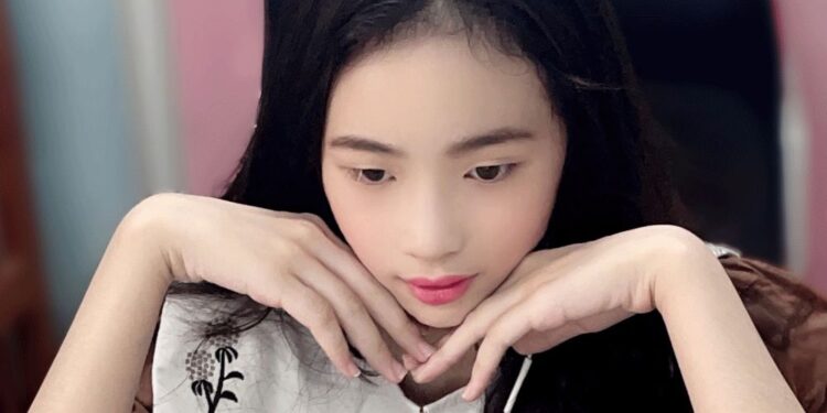 Mẫu nhí Bảo Hà- “Con nhà người ta” tỏa sáng trên cả học đường lẫn sàn diễn