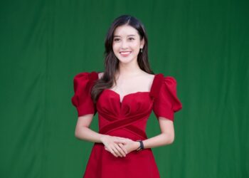 Huyền My quyết tâm làm MC thể thao