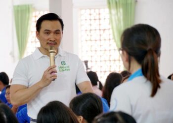 Quỹ Hiểu về trái tim trao 5.000 phần quà trị giá 2 tỷ cho người đang gặp khó khăn