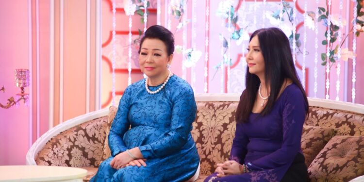 Danh ca Họa Mi: Đi bán kem, mở tiệm bánh mì nuôi 3 con tại Pháp