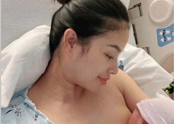 Hoa hậu Phạm Hương khoe ảnh cho con bú, mặt mộc không tì vết gây chú ý