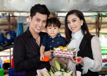 Lâu không đăng ảnh, con trai Lâm Khánh Chi đã sắp 3 tuổi, mẹ sắp cho đi học catwalk