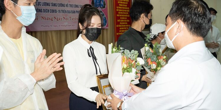 Lý Nhã Kỳ xúc động trước ca khúc mới về Covid-19 của danh ca Ngọc Sơn