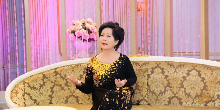 Thái Châu, Phương Dung, Giao Linh rực rỡ hát Tình thắm duyên quê trong đêm nhạc quê hương