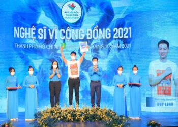 Nam vương Duy Linh vinh dự được trao tặng Bằng khen Nghệ Sỹ Vì Cộng Đồng