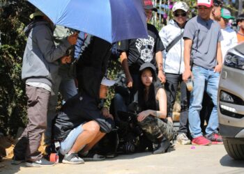 Dự án điện ảnh chuyển thể từ tiểu thuyết “Tấm Ván Phóng Dao” đạt giải tại chợ dự án trong LHP quốc tế Busan