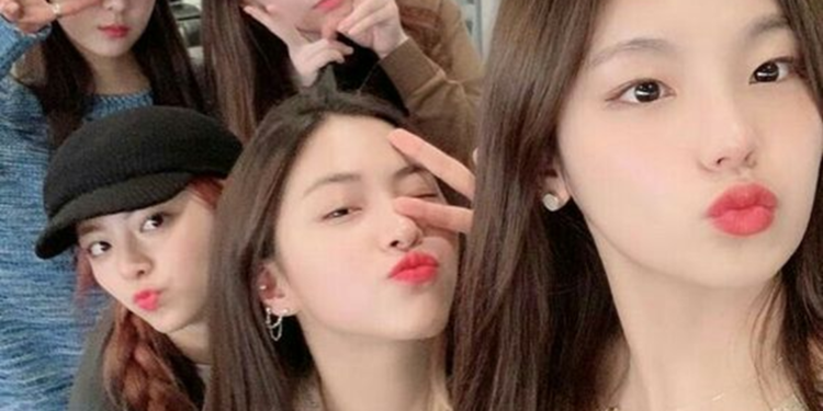 Đọ nhan sắc hai girlgroup hàng đầu gen4 trước và sau khi debut: ITZY bị JYP dìm tơi tả, aespa qua tay SM được khen ngợi hết lời