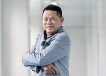 Tỷ phú Hoàng Kiều đăng tuyển vú em lương 800 triệu/năm khiến dân mạng xôn xao