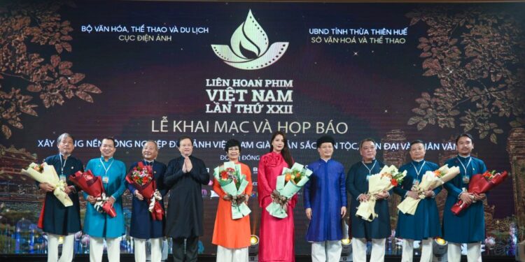 Đạo diễn Lý Minh Thắng: ‘Phim Việt cần khai thác nhiều hơn những dấu ấn văn hóa bản địa’