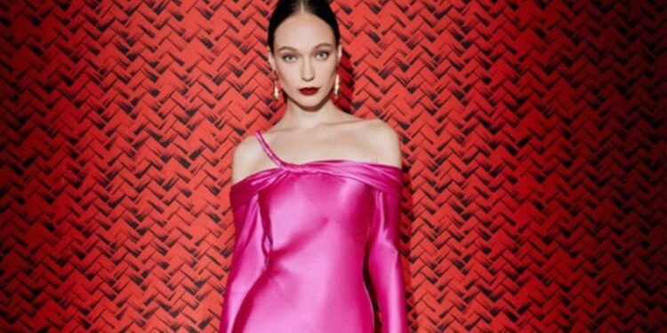 Nhà thiết kế Công Trí ra mắt bộ sưu tập Xuân Hè 2022 trên Tạp chí Vogue Mỹ 