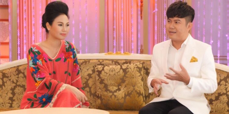 Từ vị trí khán giả, được mời lên hát “chữa cháy”, Thùy Trang một bước thành sao