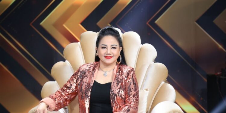 “Nữ hoàng nhạc Rock” Ngọc Ánh công tâm, không thiên vị trên ghế nóng Tỏa Sáng Sao Đôi