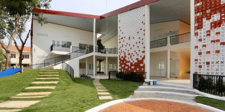 CapitaLand tăng cường hỗ trợ cộng đồng bị ảnh hưởng bởi tác động môi trường