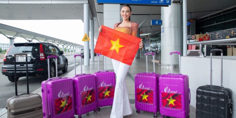 Miss Grand Vietnam Thùy Tiên mang 7 vali gần 100kg sang Thái dự thi quốc tế