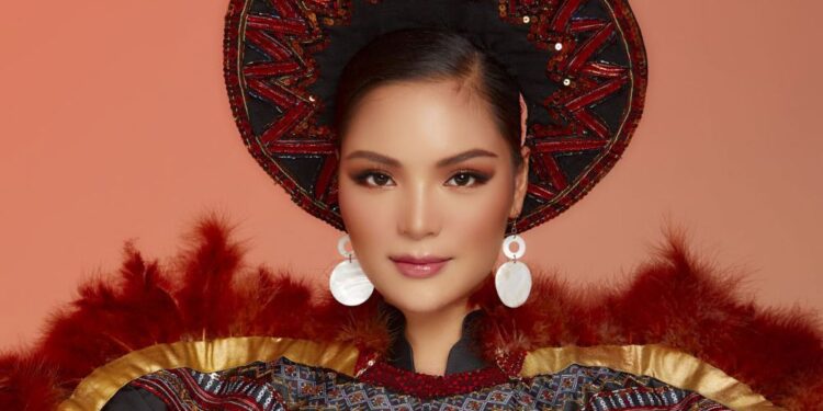 Người đẹp Vân Anh khoe nhan sắc rạng rỡ với 2 bộ National Costume ấn tượng tại Miss Earth 2021