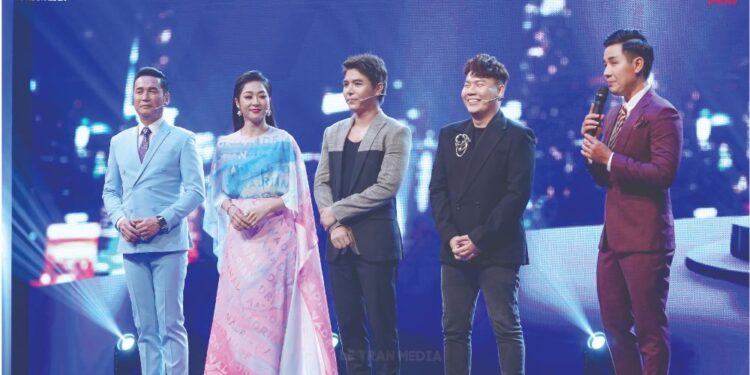 Chàng ca sĩ điển trai với “Em muốn anh đưa em về” siêu quyến rũ