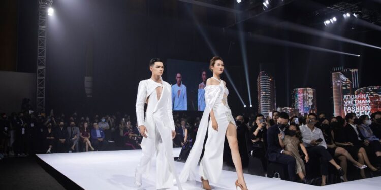 Hai quán quân The Next Face đắt show tại Tuần lễ thời trang Quốc tế Việt Nam   