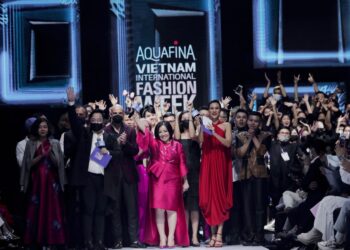 AQUAFINA VIETNAM INTERNATIONAL FASHION WEEK 2021 CHÍNH THỨC QUAY TRỞ LẠI, THẮP SÁNG HI VỌNG PHỤC HỒI THỜI TRANG VIỆT THỜI KÌ HẬU COVID-19