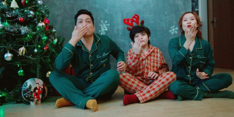 Gia đình Thanh Thuý mở tiệc ngủ đêm Giáng Sinh cùng xem tập 1 “OLA Cô Thuý”   