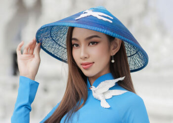 Hoa hậu Thùy Tiên tung bộ ảnh thướt tha trong trang phục truyền thống Việt Nam