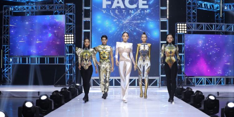 KIỀU LOAN XUẤT HIỆN BÙNG NỔ CÙNG TEAM LƯƠNG THUỲ LINH MỞ MÀN ĐÊM CHUNG KẾT THE NEXT FACE VIETNAM 2021