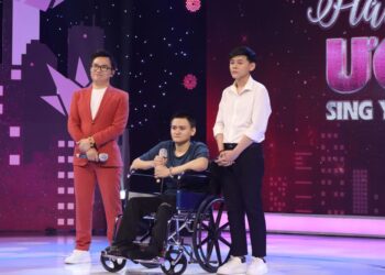 Lý Nhã Kỳ rơi nước mắt ngay lần đầu ngồi ghế giám khảo trong Hát Mãi Ước Mơ mùa 4