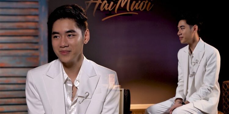 KICM bật khóc chia sẻ: Tôi nợ khán giả một lời xin lỗi