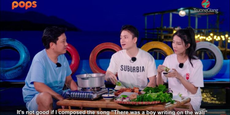 ] Vợ chồng Phan Mạnh Quỳnh nấu ăn cùng Trường Giang, lý giải lí do “chàng trai lại viết lên cây”