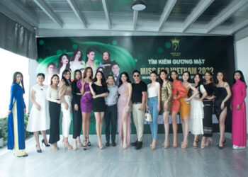 Hoa Hậu Huỳnh Trang lộng lẫy làm giám khảo Miss Eco Vietnam 2022