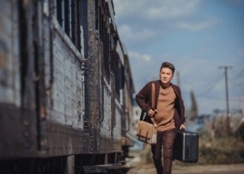 Vừa ra MV mới, Đàm Vĩnh Hưng đã bị fan bình luận: “Anh ác quá”!