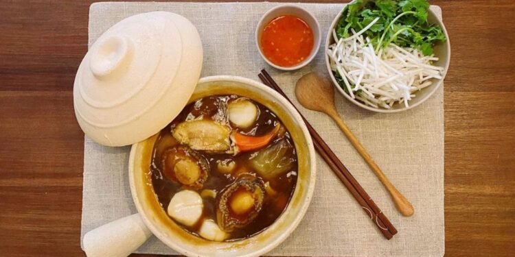 Thưởng thức Súp bào ngư vi cá Ông Sủi nóng hổi tại nhà