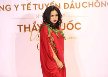 Diva Mỹ Linh tiết lộ từng choáng ngợp trước hào quang và con người của diva Thanh Lam