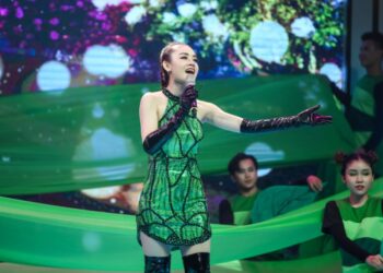 Ca sĩ Miha vừa đi học vừa đi làm để phụ giúp gia đình