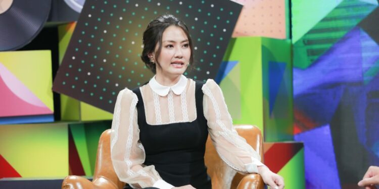 “Kiều nữ” Ngọc Lan kể lại thời điểm vàng son trong Khoảnh khắc rực rỡ