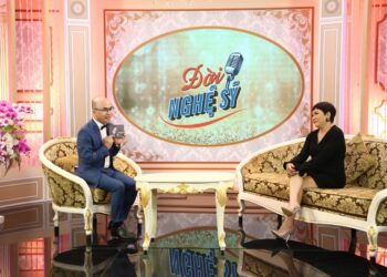 “Sầu nữ” Hương Giang kém nổi tiếng vì sống ngay thẳng