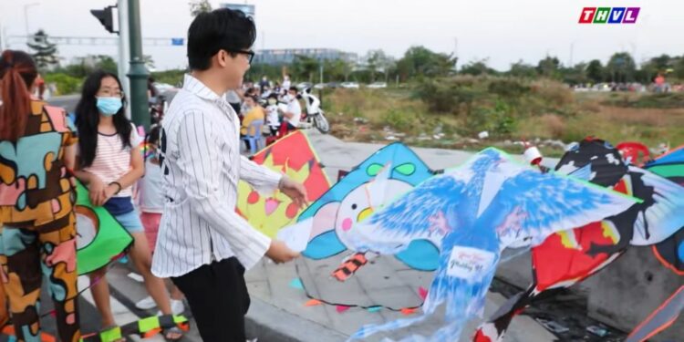 Cùng Trà Ngọc & MC Quốc Bảo đi thả diều trong Hành trình đất phương Nam