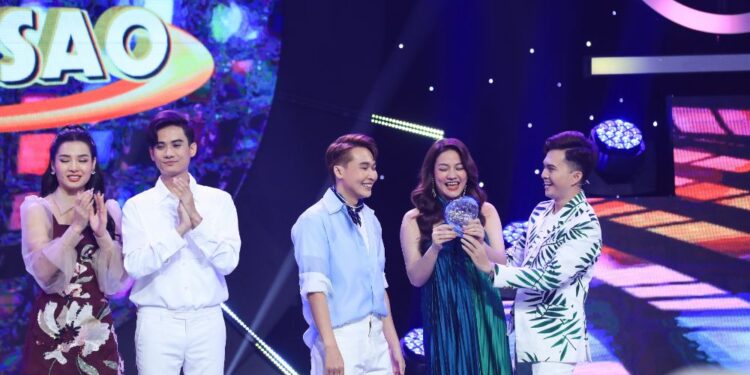 Trái tim Quỳnh Lan như muốn nhảy ra khỏi lồng ngực khi nghe Lương Gia Huy hát