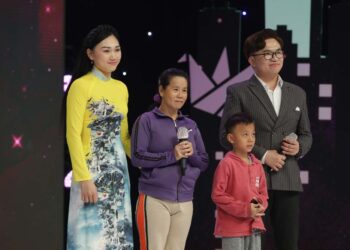 Chân dung người mẹ đạp đổ sự yếu đuối để giành lấy sự sống cho đứa con thiếu may mắn