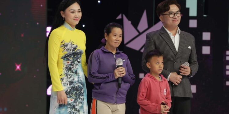 Chân dung người mẹ đạp đổ sự yếu đuối để giành lấy sự sống cho đứa con thiếu may mắn