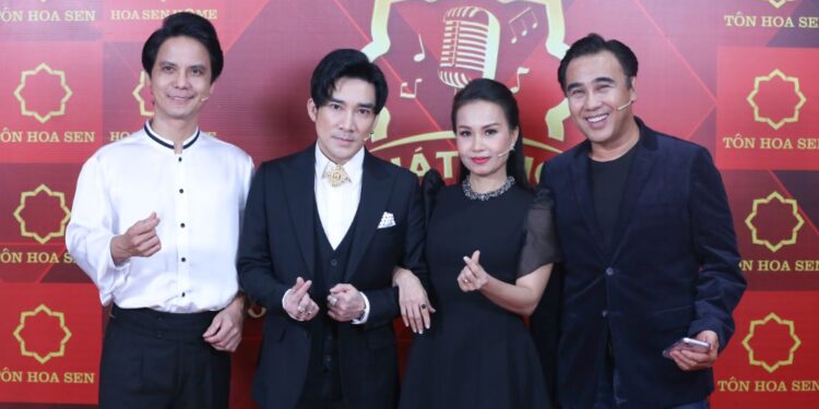 Quyền Linh cảm phục trước hành trình 7 năm đi tìm hi vọng cho các gia đình có con bị não úng thủy