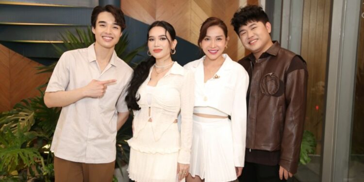 Sĩ Thanh bị người yêu cũ hack Facebook, kiểm soát quá đà