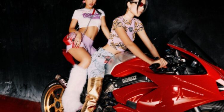 Sau Wren Evans, Cô Em Trendy tiếp tục collab với Đồng Ánh Quỳnh trong bộ ảnh mới